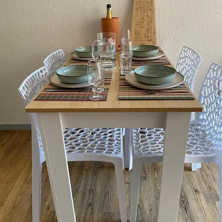 Et A Pied, Air Conditionne Et Parking Prive, Baie De St Tropez Appartement *